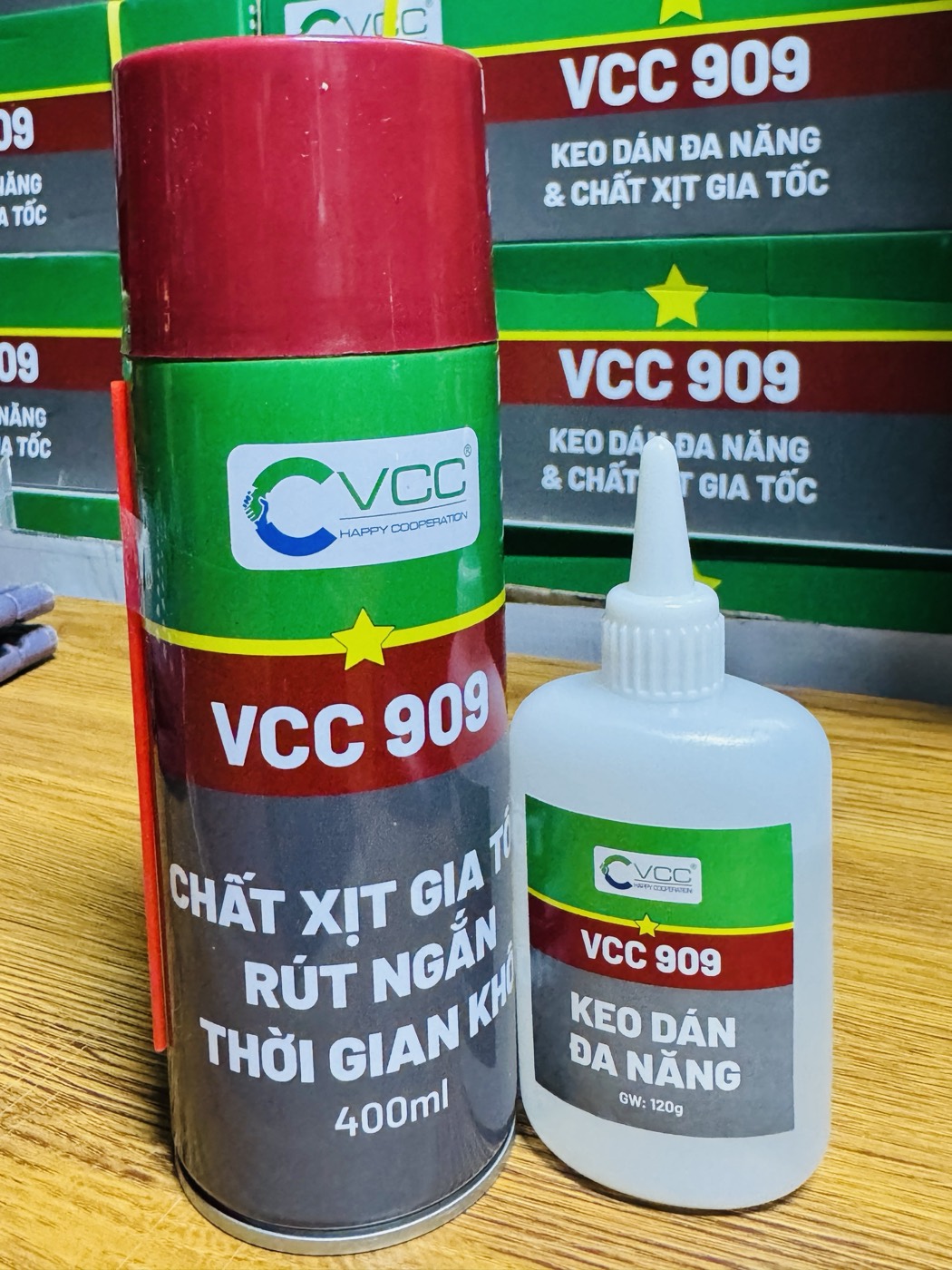 Bộ VCC 909: chất xịt gia tốc 400ml và keo dán 120g